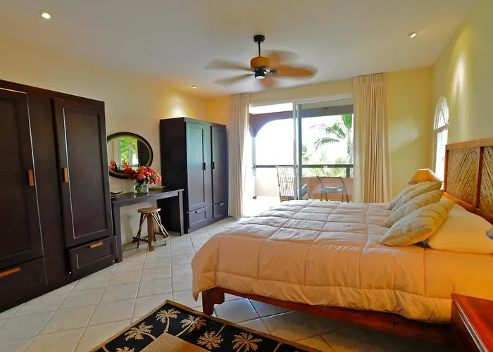 Cocomar Beachfront Hotel Parrita
