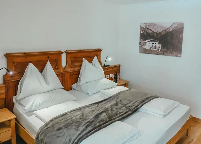 Dolomitenhotel Weisslahnbad Tires