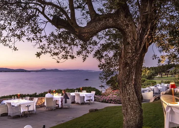 Hotel La Rocca Resort & Spa Baja Sardinia