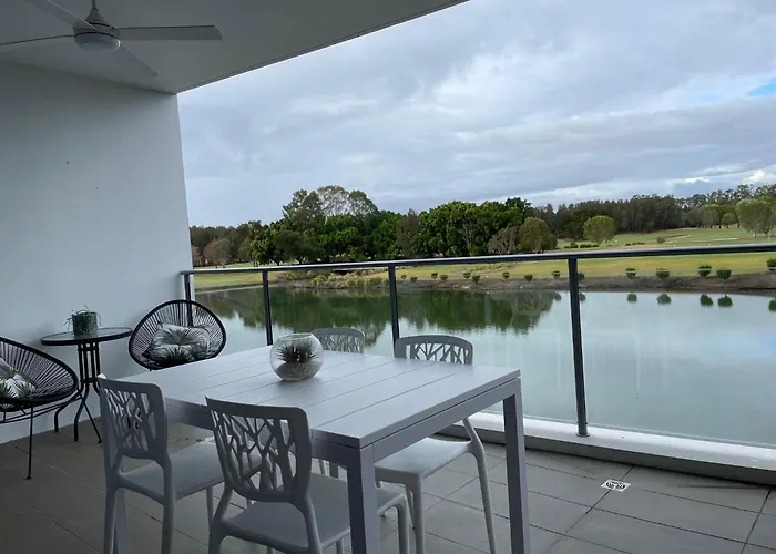 Signature Waterfront Apartments Gold Coast