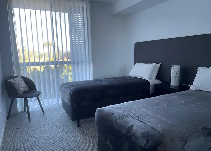 Signature Waterfront Apartments Gold Coast
