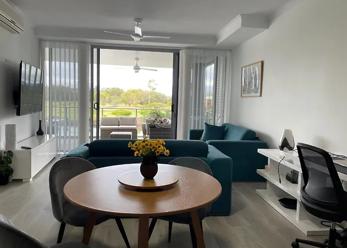 Signature Waterfront Apartments Gold Coast