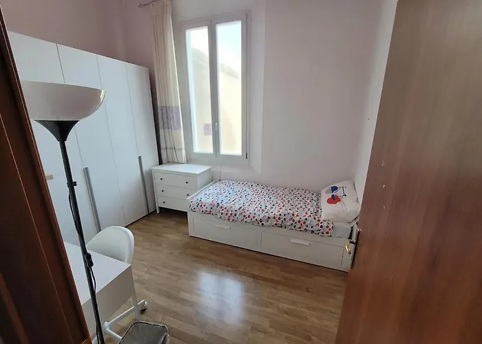 Bedroom&Loft(Soppalco) for rent in via Belle Arti