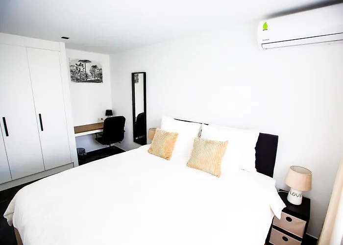 Bronbella Villa Residence