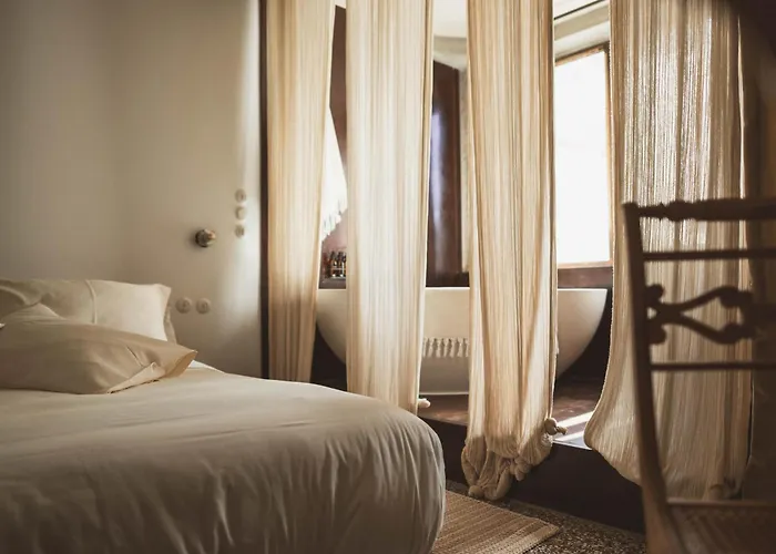 Mona Athens Hotel