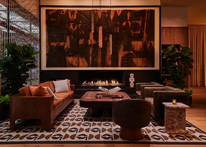 Hollywood Volume, A Tribute Portfolio Hotel