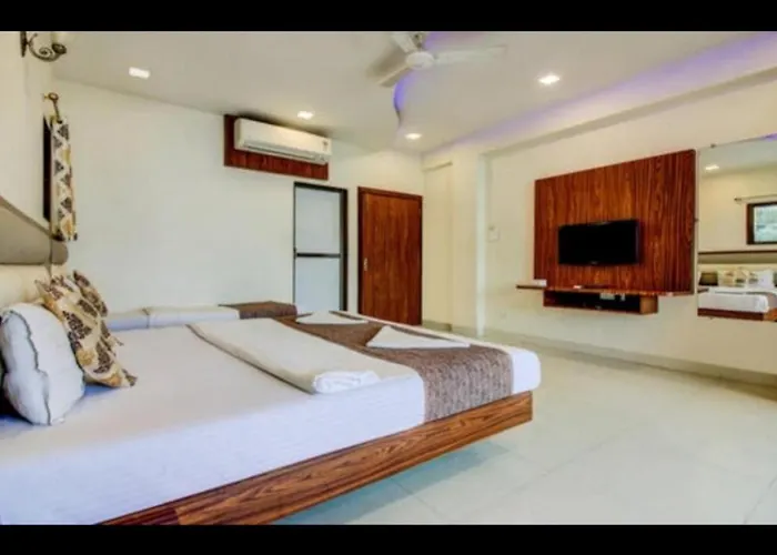 Hotel Golden Palms Mumbai