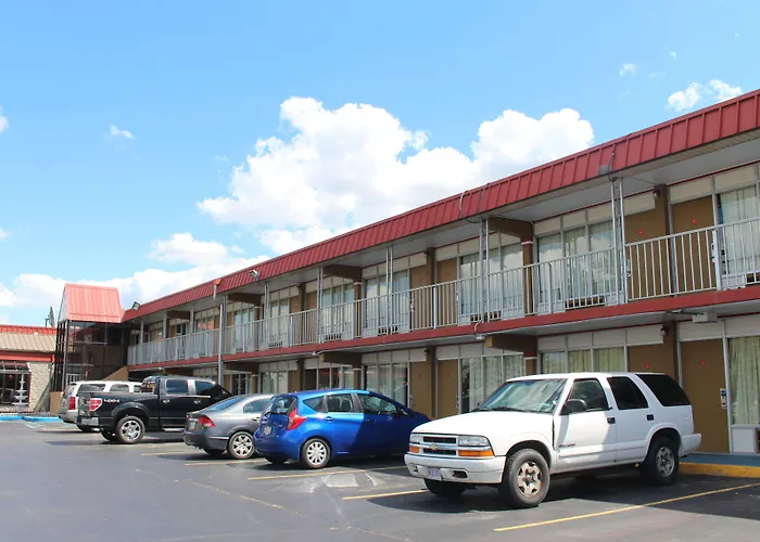 Super 8 By Wyndham Perrysburg-Toledo Hotel