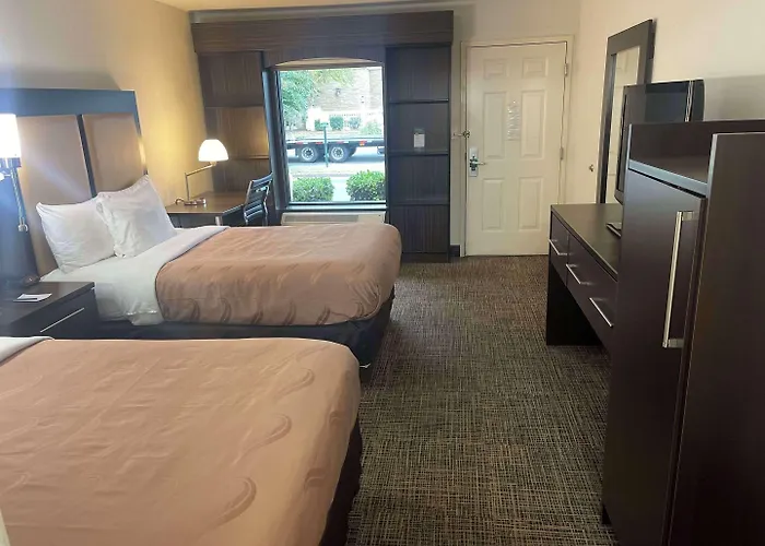 Quality Inn Dalton Central