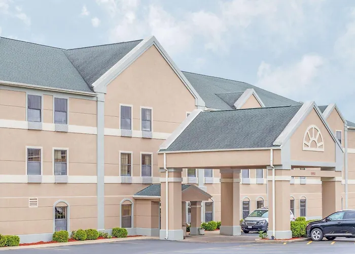 Super 8 By Wyndham Freeport Hotel