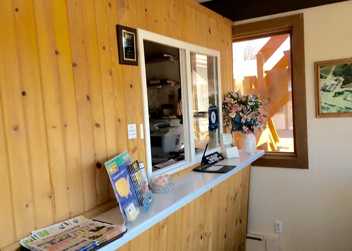 Budget Host Inn - Iron Mountain