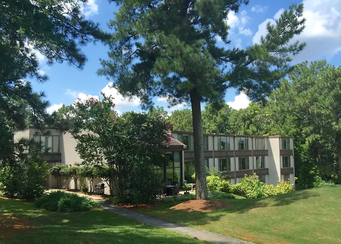 The Inn At Houndslake