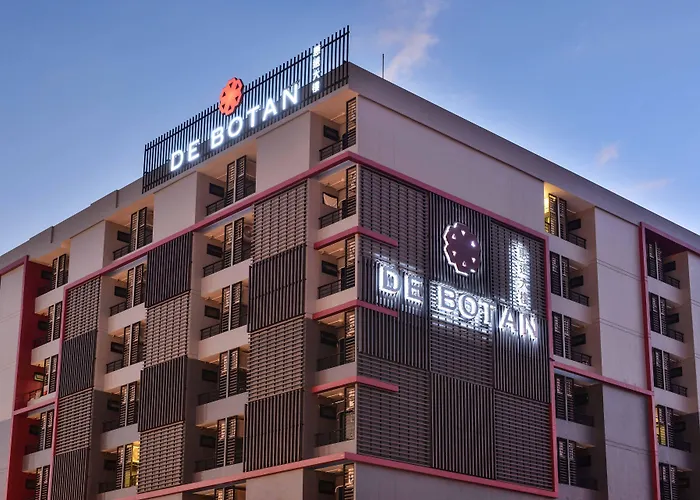 De Botan Srinakarin Hotel & Residence