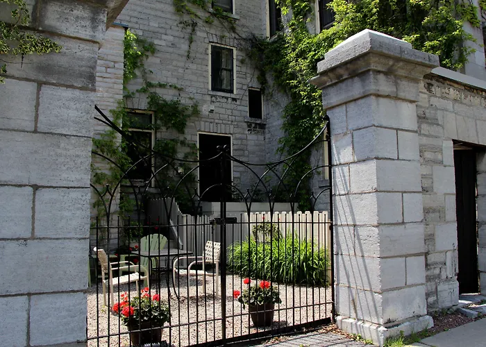 Frontenac Club Inn Kingston