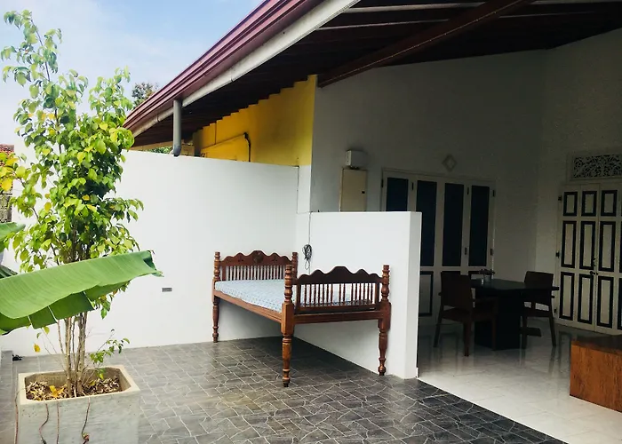Gomez Place