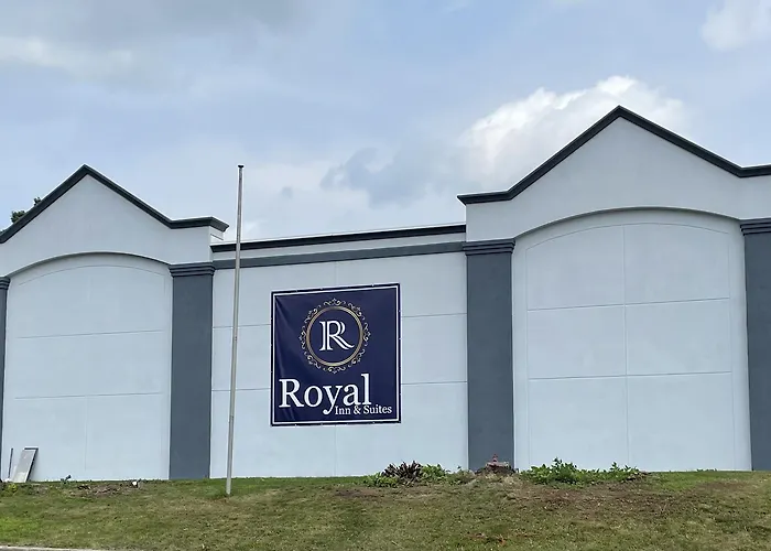 Royal Inn & Suites Akron