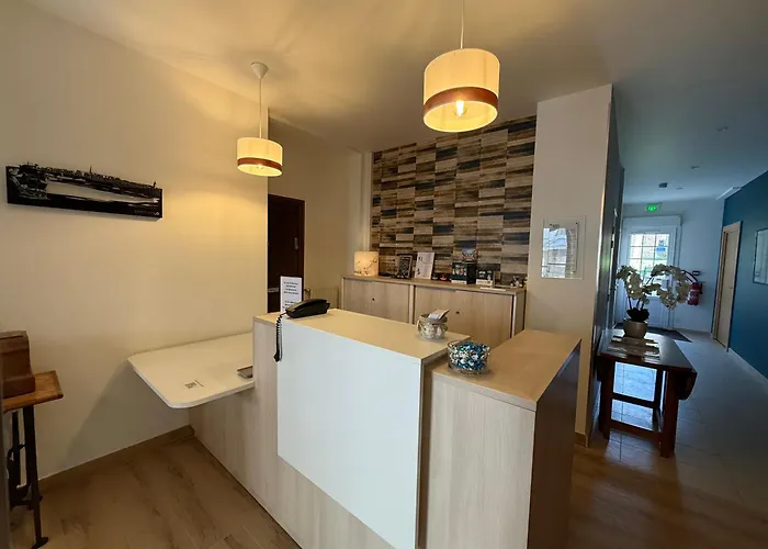 Hôtel La Porte Saint Pierre-Logis Hôtel Intra Muros RÉNOVÉ en 2026
