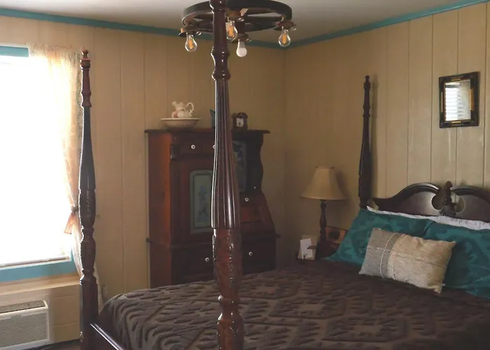 Tombstone Bordello Bed & Breakfast