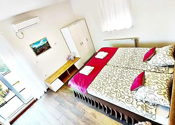 Magenta Apartments