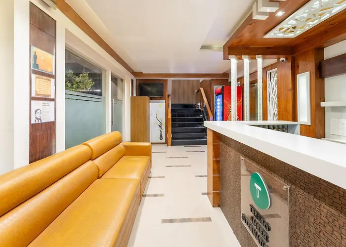 Treebo Amber International Mumbai International Airport T2 Hotel