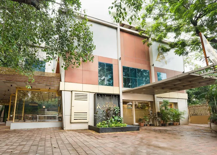 Treebo Amber International Mumbai International Airport T2 Hotel