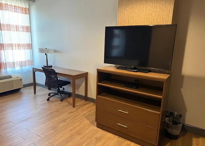 La Quinta By Wyndham Altoona Des Moines Hotel