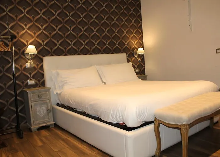 Roman Royal Rooms