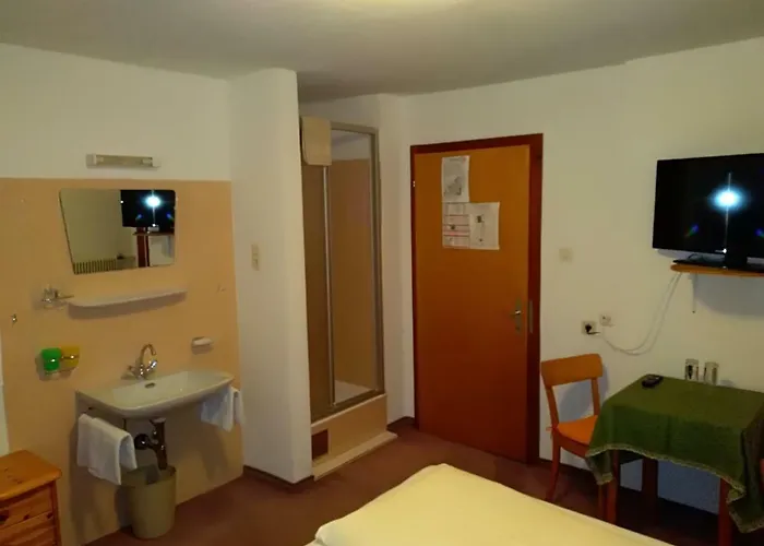 Hotel Garni Alpenrose Ischgl