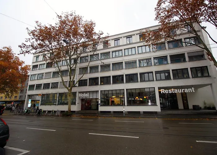X-Tra Hotel